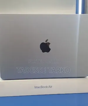 New Laptop Apple MacBook Air 2025 M4 16GB Apple M4 SSD 512GB