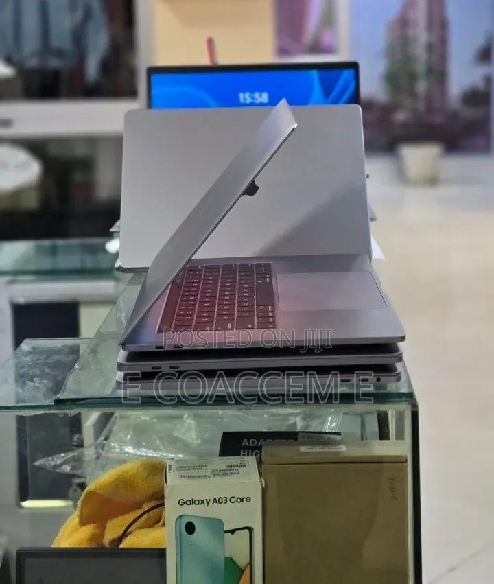 New Laptop Apple MacBook 16GB Intel Core i7 SSD 512GB