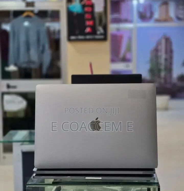 New Laptop Apple MacBook 16GB Intel Core i7 SSD 512GB