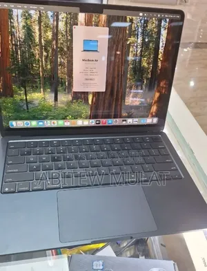 New Laptop Apple MacBook Air 2025 M4 16GB Apple M4 SSD 256GB