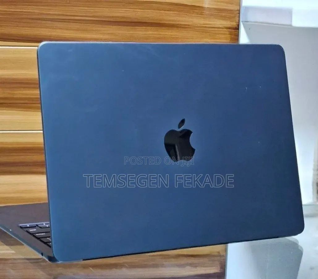New Laptop Apple MacBook Air 2025 M4 16GB Apple M4 SSD 256GB