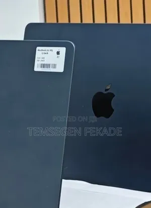 New Laptop Apple MacBook Air 2025 M4 16GB Apple M4 SSD 256GB