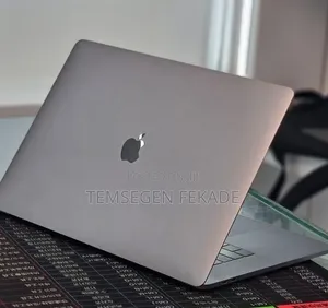 New Laptop Apple MacBook Pro 2018 32GB Intel Core i7 SSD 1T