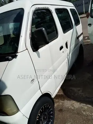 Suzuki Every Wagon 2000 White
