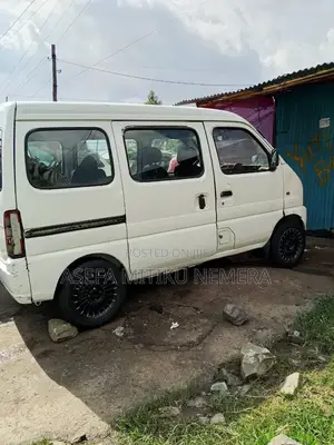 Suzuki Every Wagon 2000 White