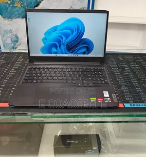 New Laptop Lenovo 8GB AMD Ryzen 5 SSD 512GB