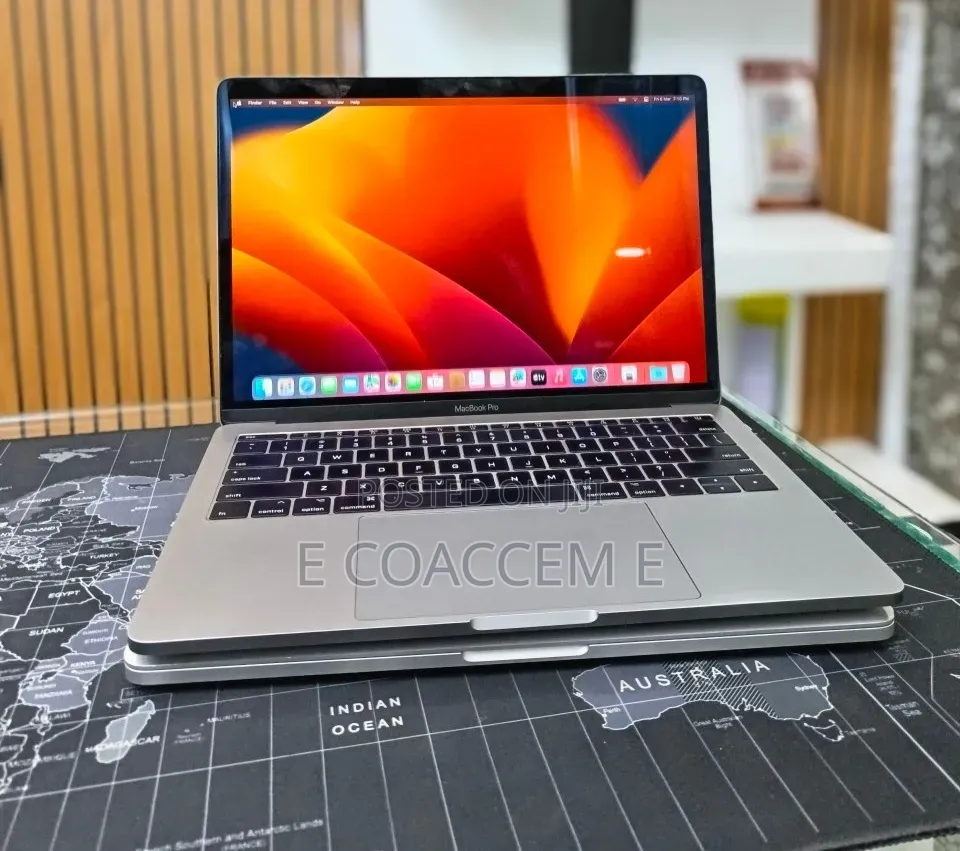 New Laptop Apple MacBook 16GB Intel Core i5 SSD 256GB