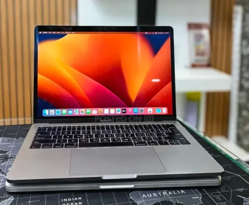 New Laptop Apple MacBook 16GB Intel Core i5 SSD 256GB