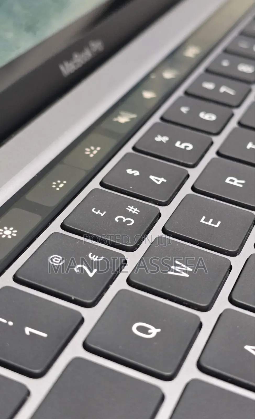New Laptop Apple MacBook Pro 2020 M1 8GB Apple M1 SSD 512GB