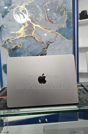 New Laptop Apple MacBook Air 2022 M2 16GB Apple M2 SSD 512GB