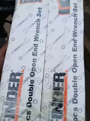 Finder Double Open End Wrench Set Featuring a Distinct White Branded