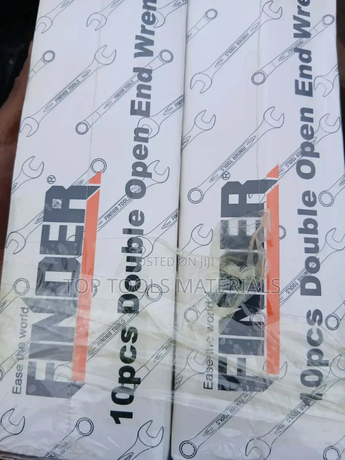 Finder Double Open End Wrench Set Featuring a Distinct White Branded