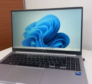 New Laptop Samsung Galaxy Book4 8GB Intel Core Ultra 5 SSD 512GB