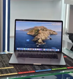 New Laptop Apple MacBook Pro 2018 32GB Intel Core i7 SSD 1T