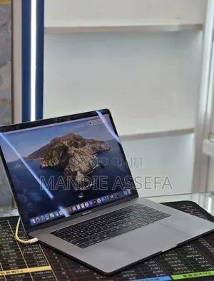 New Laptop Apple MacBook Pro 2018 32GB Intel Core i7 SSD 1T