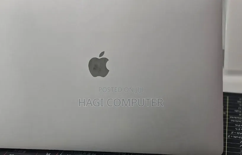 New Laptop Apple MacBook Pro 32GB Intel Core i9 SSD 1T