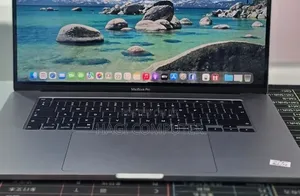 New Laptop Apple MacBook Pro 32GB Intel Core i9 SSD 1T
