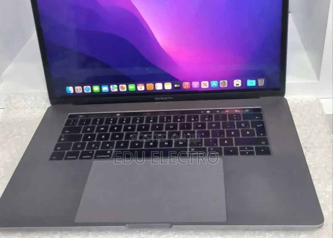New Laptop Apple MacBook Pro 2016 16GB Intel Core i7 SSD 512GB