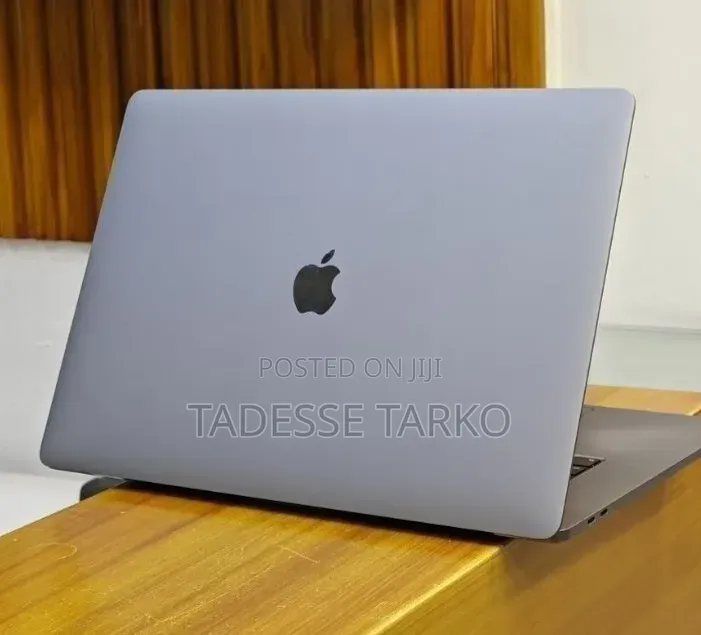 New Laptop Apple MacBook Pro 2018 32GB Intel Core i9 SSD 2T