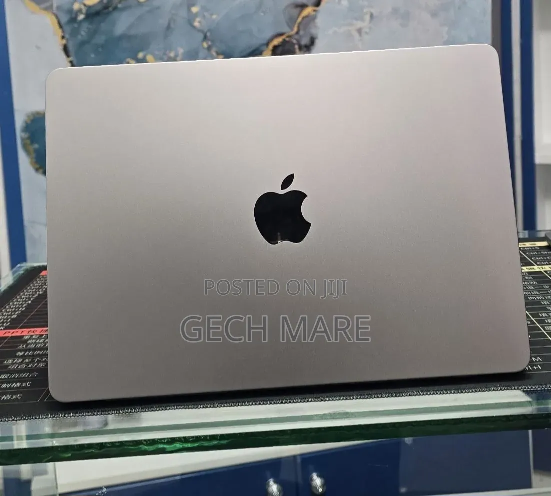 New Laptop Apple MacBook Air 2022 M2 16GB Apple M2 SSD 512GB