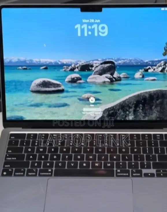 New Laptop Apple MacBook Air 2022 M2 8GB Apple M2 SSD 256GB
