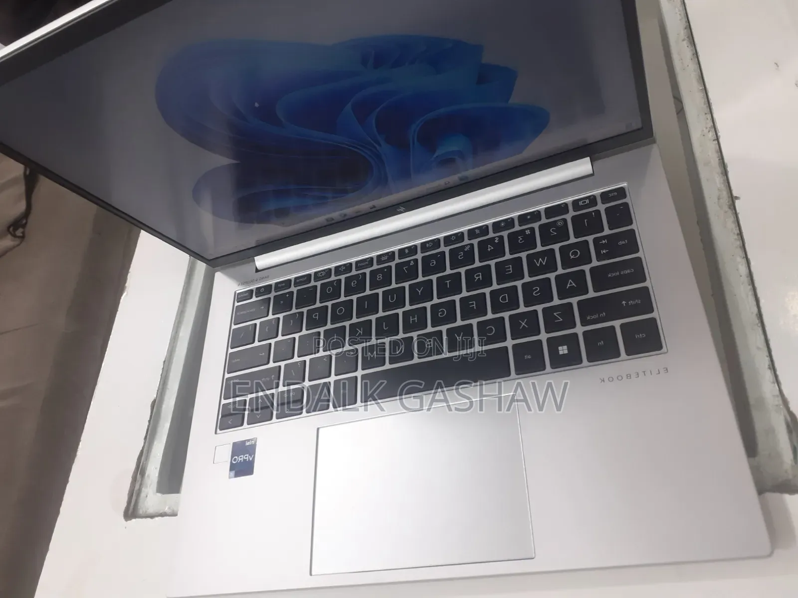 New Laptop HP EliteBook 840 G10 16GB Intel Core i5 SSD 512GB