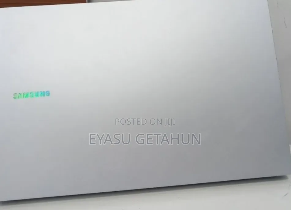 New Laptop Samsung Galaxy Book4 8GB Intel Core 5 SSD 512GB