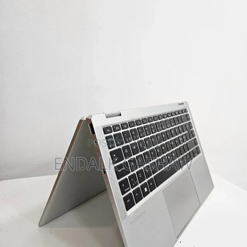 New Laptop HP EliteBook 1040 G8 16GB Intel Core i7 SSD 512GB