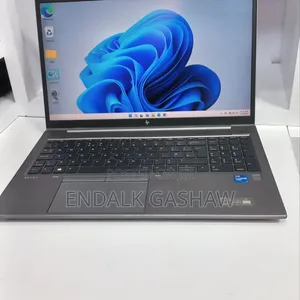 New Laptop HP ZBook Firefly G8 16GB Intel Core i7 SSD 512GB