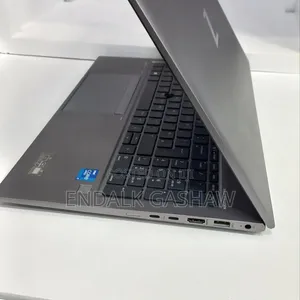 New Laptop HP ZBook Firefly G8 16GB Intel Core i7 SSD 512GB