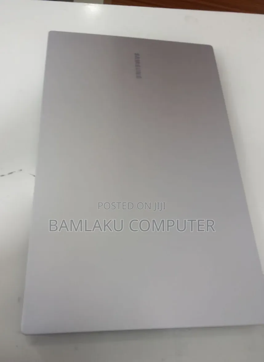 New Laptop Samsung Galaxy Book4 8GB Intel Core 5 SSD 512GB