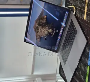 New Laptop Apple MacBook Pro 2018 32GB Intel Core i7 SSD 1T