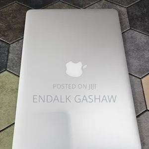 New Laptop Apple MacBook Air 2017 8GB Intel Core i5 SSD 256GB