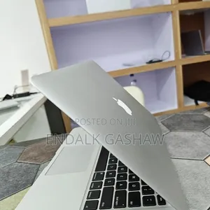 New Laptop Apple MacBook Air 2017 8GB Intel Core i5 SSD 256GB