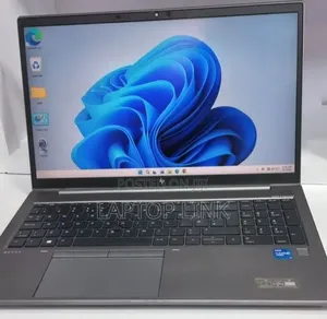New Laptop HP ZBook Firefly G8 16GB Intel Core i7 SSD 512GB