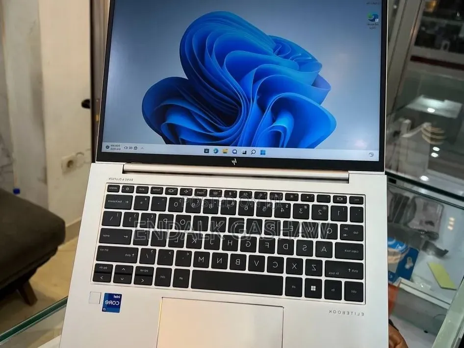 New Laptop HP EliteBook 840 G9 16GB Intel Core i7 SSD 512GB