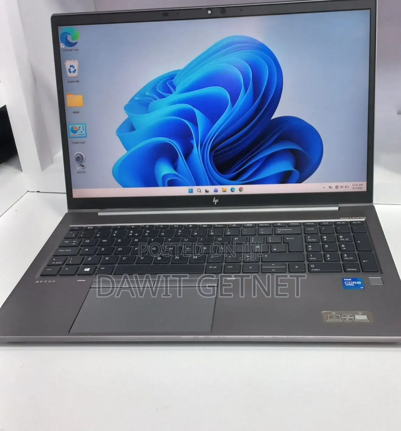 New Laptop HP ZBook Firefly G8 16GB Intel Core i7 SSD 512GB