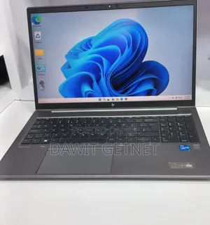 New Laptop HP ZBook Firefly G8 16GB Intel Core i7 SSD 512GB
