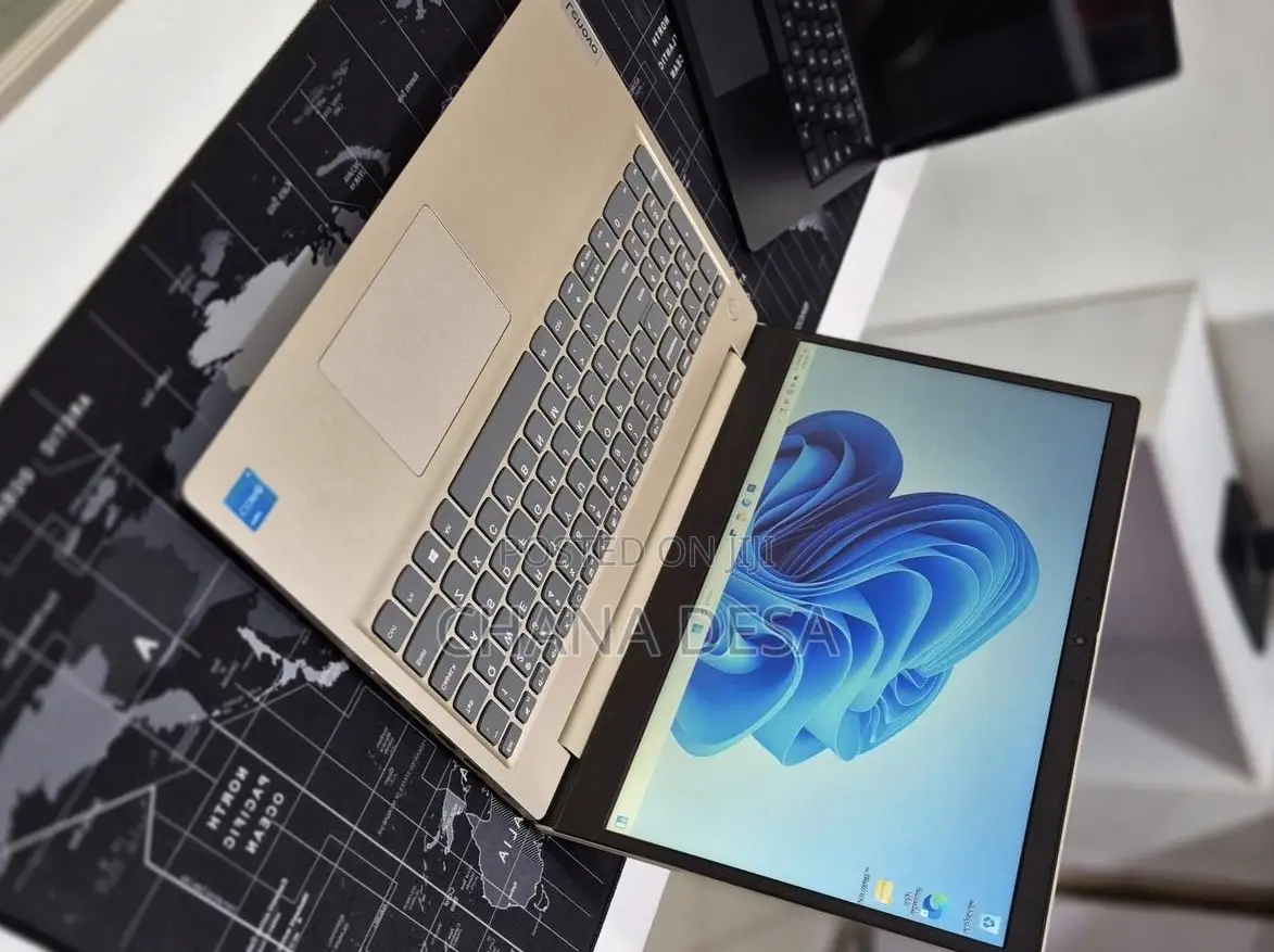 New Laptop Lenovo 8GB Intel Core i3 SSD 256GB
