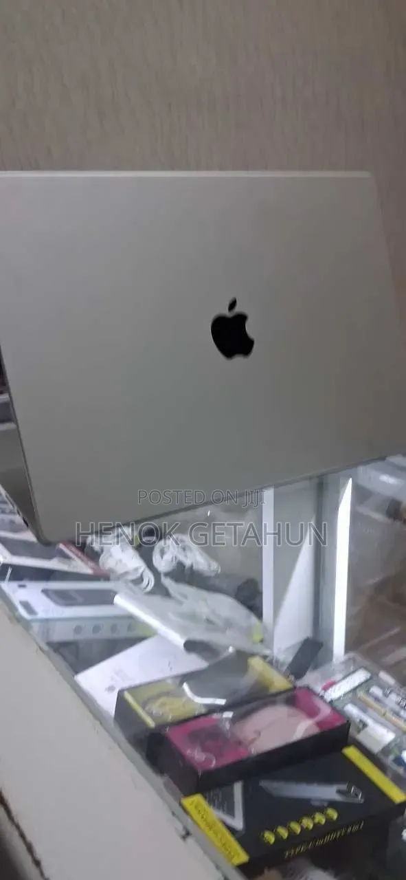 New Laptop Apple MacBook Pro 2021 M1 32GB Apple M1 SSD 512GB