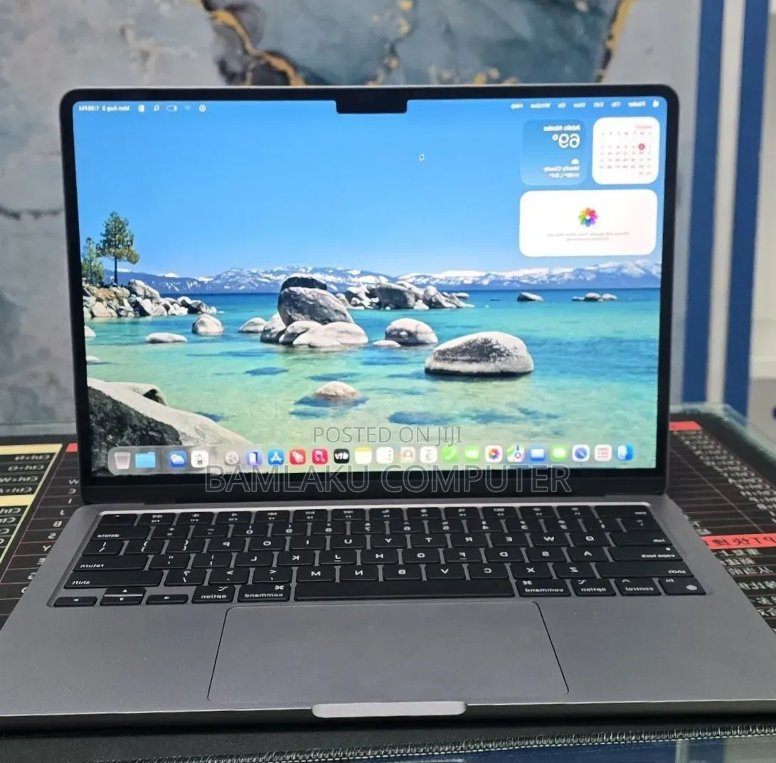 New Laptop Apple MacBook Air 2022 M2 16GB Apple M2 SSD 512GB