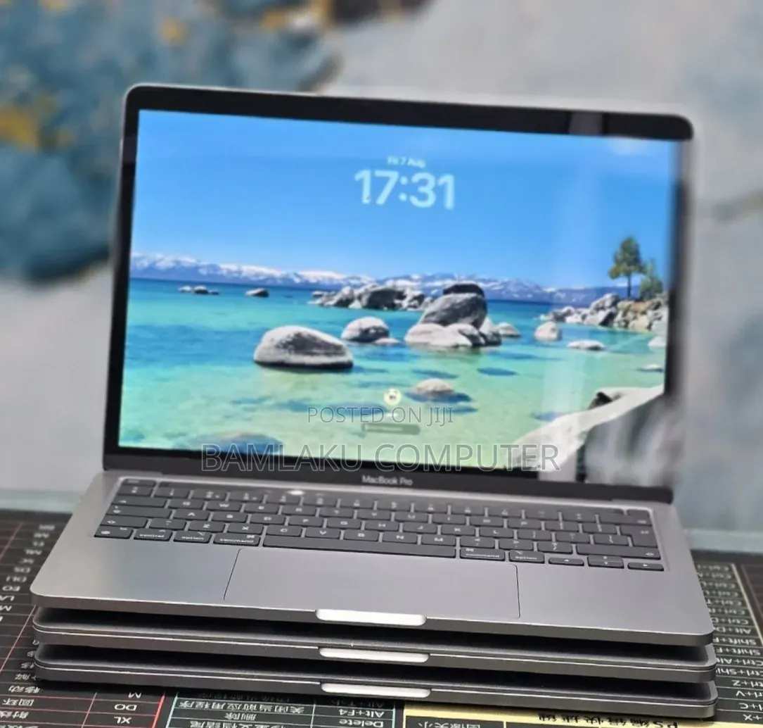 New Laptop Apple MacBook Pro 2020 M1 8GB Apple M1 Pro SSD 512GB