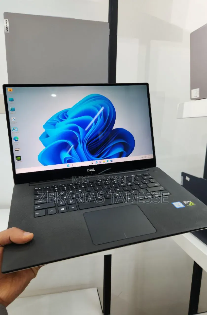 New Laptop Dell XPS 15 16GB Intel Core i7 SSD 512GB