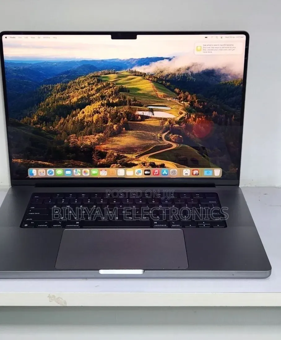 New Laptop Apple MacBook Pro 32GB Apple M1 Pro SSD 512GB