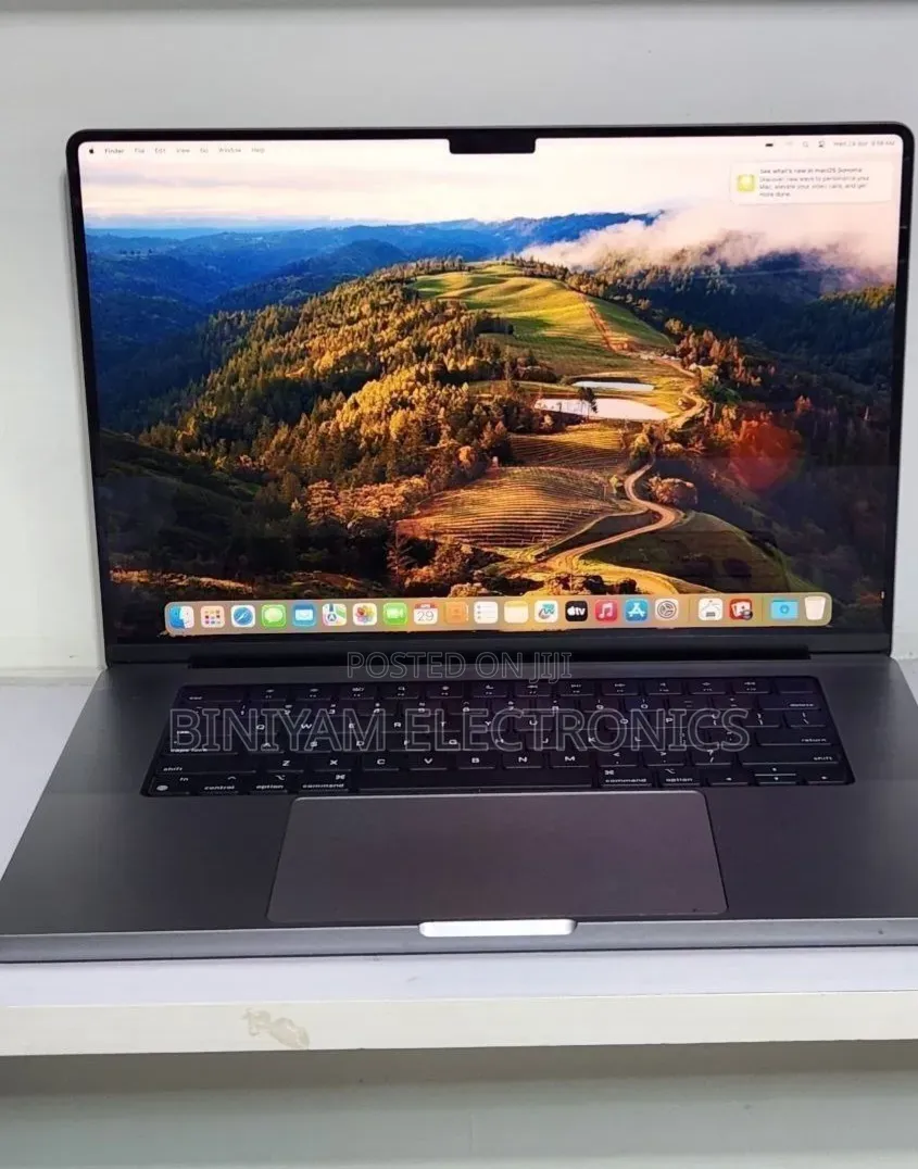 New Laptop Apple MacBook Pro 32GB Apple M1 Pro SSD 512GB