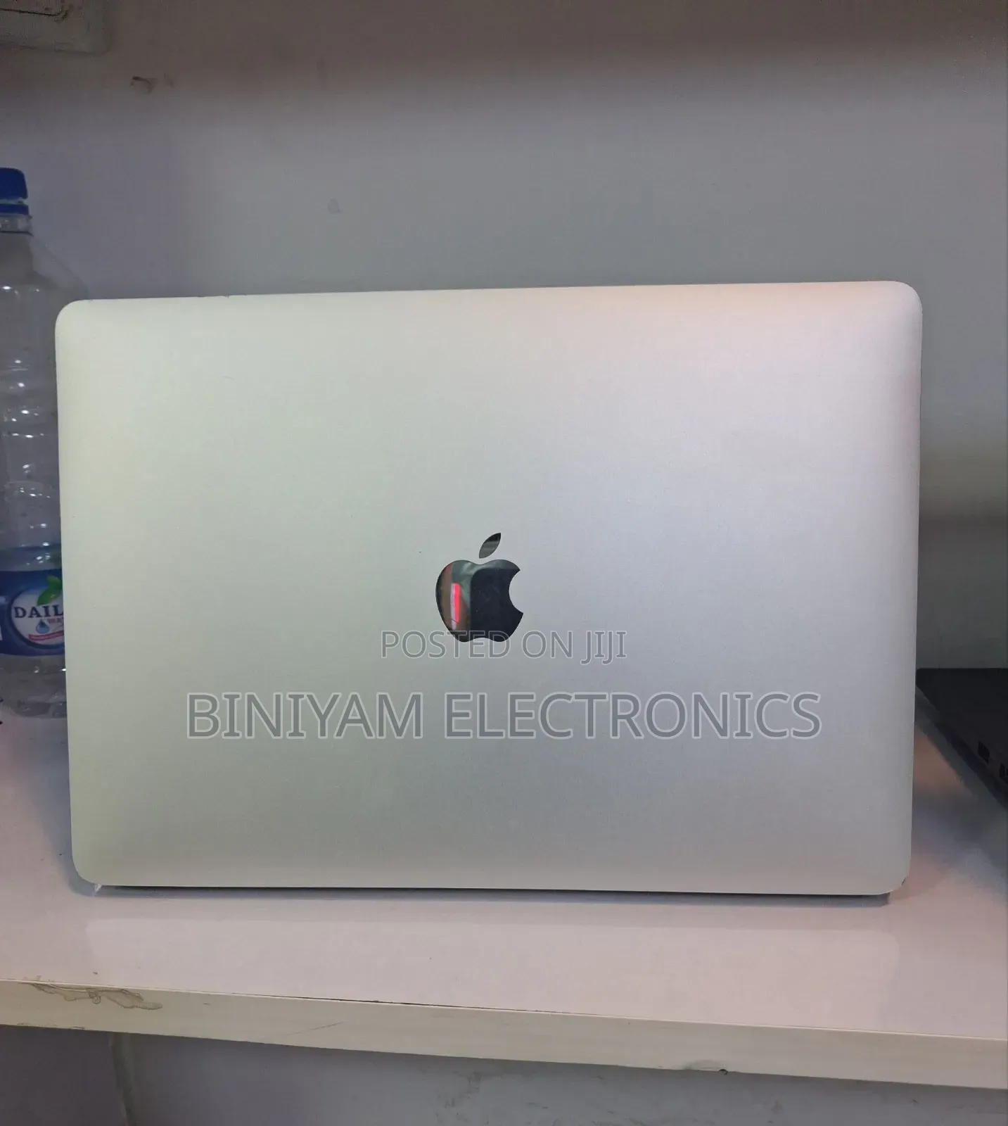 New Laptop Apple MacBook Air 2020 M1 8GB Apple M1 SSD 256GB