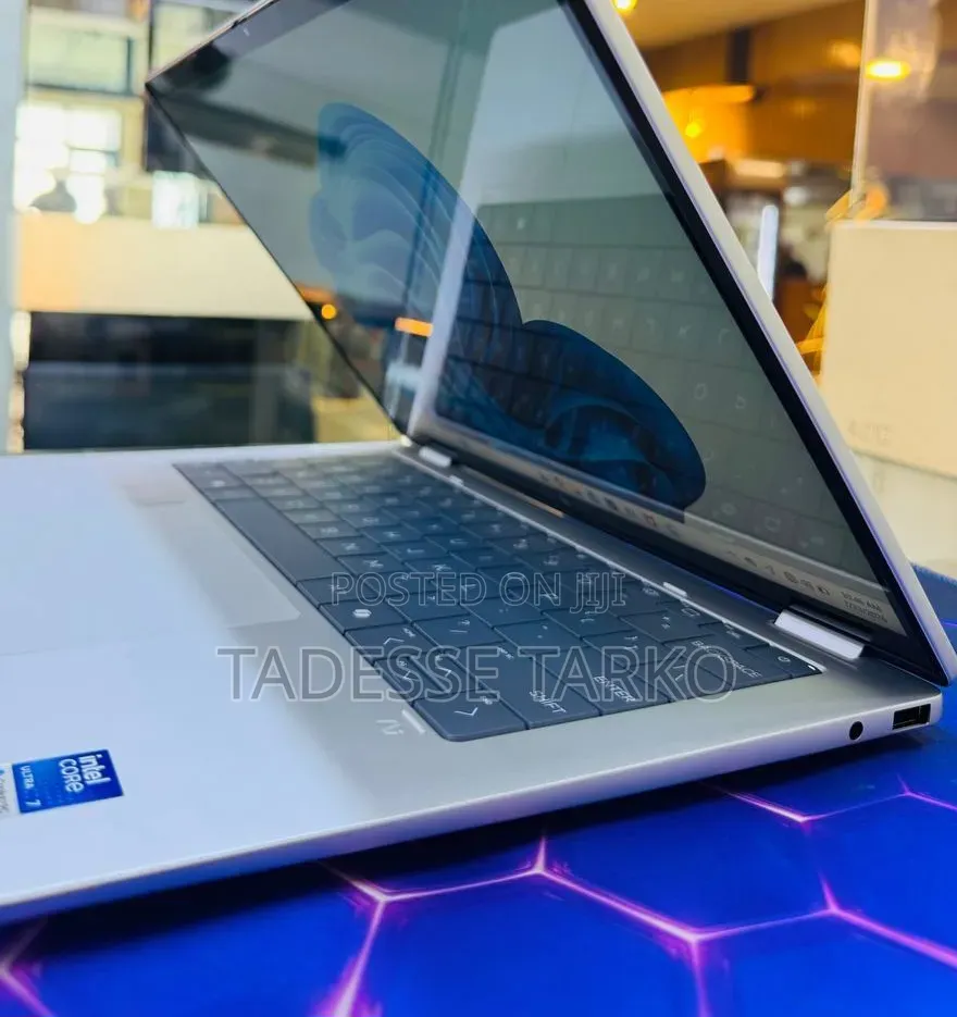 New Laptop HP OmniBook X Flip 14" 16GB Intel Core Ultra 7 SSD 1T