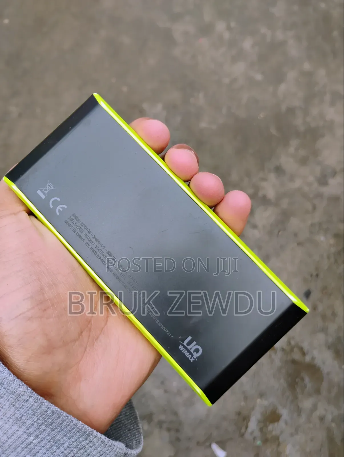 Huawei W05 Touchscreen Portable Wifi Router