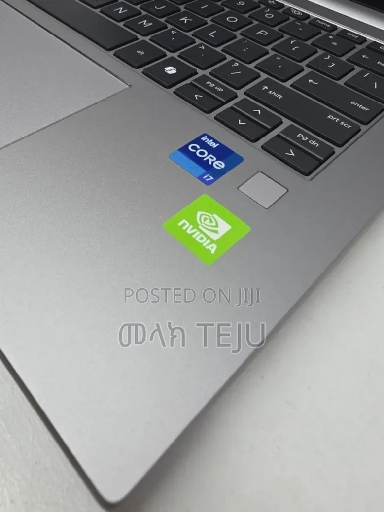 New Laptop HP ZBook Firefly G9 16GB Intel Core i7 SSD 512GB