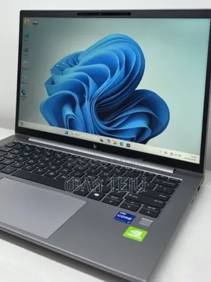 New Laptop HP ZBook Firefly G9 16GB Intel Core i7 SSD 512GB